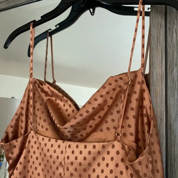 Majorelle, M, Isadora polka dot high slit midi dress, beautiful structure & fit! - Picture 10 of 11